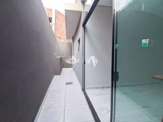 Casa com 200m² 3 quartos e 2 banheiros, à venda, no bairro Jardim Neman Sahyun em Londrina