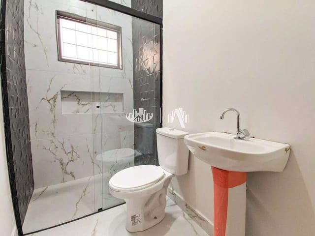 Casa com 200m² 3 quartos e 2 banheiros, à venda, no bairro Jardim Neman Sahyun em Londrina