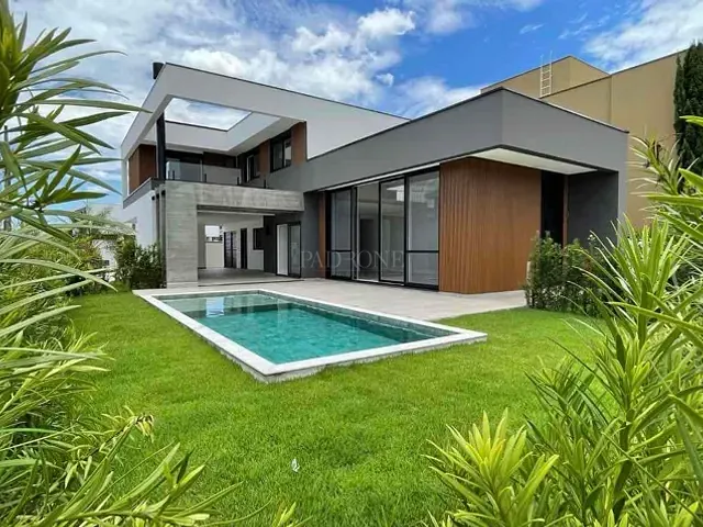 Casa com 419m² 3 quartos e 4 banheiros, à venda, no bairro Santa Regina em Camboriú