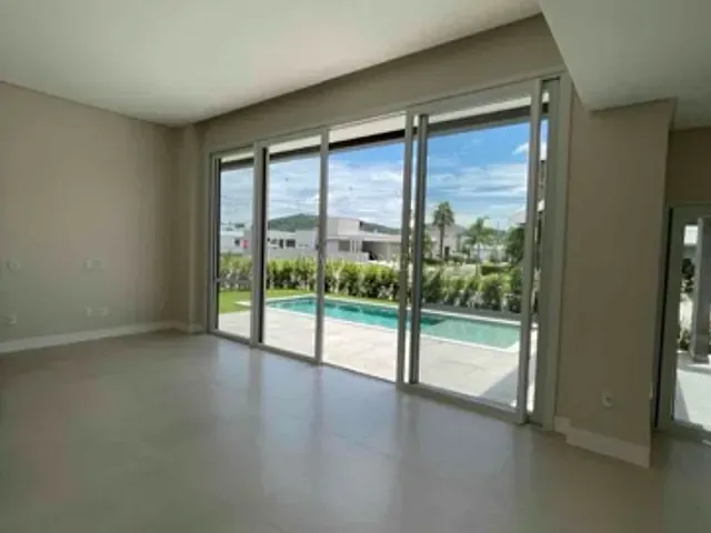 Casa com 419m² 3 quartos e 4 banheiros, à venda, no bairro Santa Regina em Camboriú