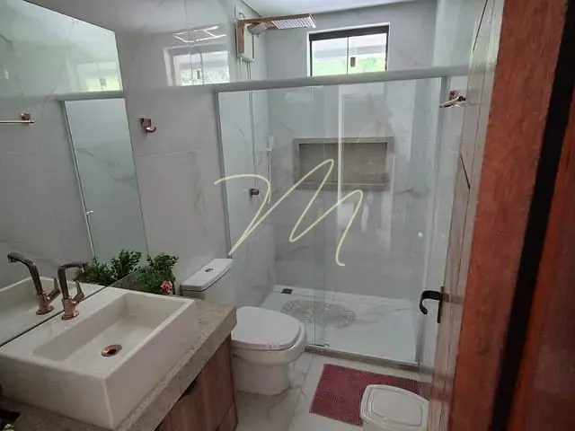 Casa 3 quartos e 5 banheiros, para alugar, no bairro Nossa Senhora da Vitória em Ilhéus