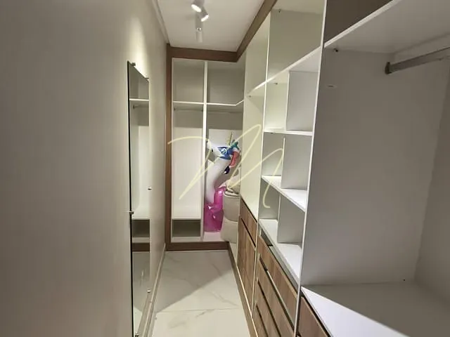 Casa 3 quartos e 5 banheiros, para alugar, no bairro Nossa Senhora da Vitória em Ilhéus