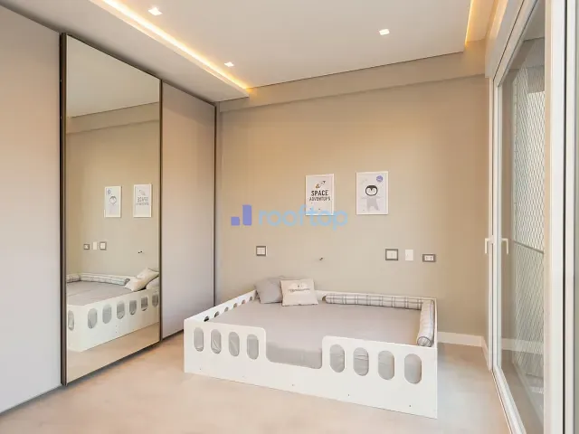 Casa com 356m² 4 quartos e 6 banheiros, à venda, no bairro Campo Comprido em Curitiba