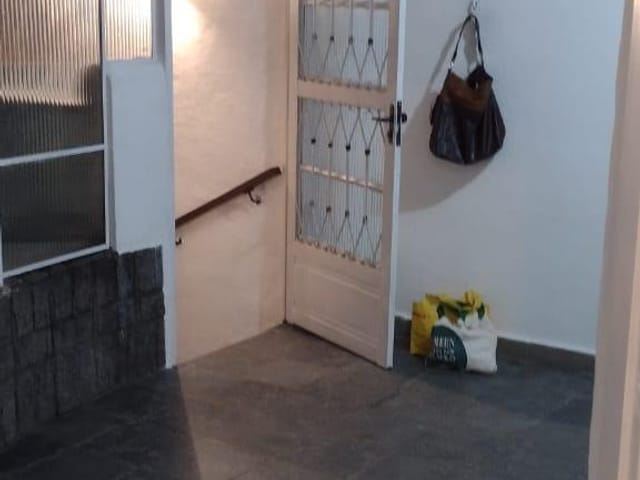 Casa 2 quartos e 1 banheiro, à venda, no bairro Cremerie em Petrópolis