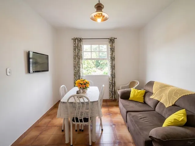Casa 2 quartos e 1 banheiro, à venda, no bairro Cremerie em Petrópolis