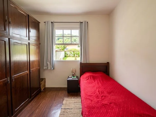 Casa 2 quartos e 1 banheiro, à venda, no bairro Cremerie em Petrópolis