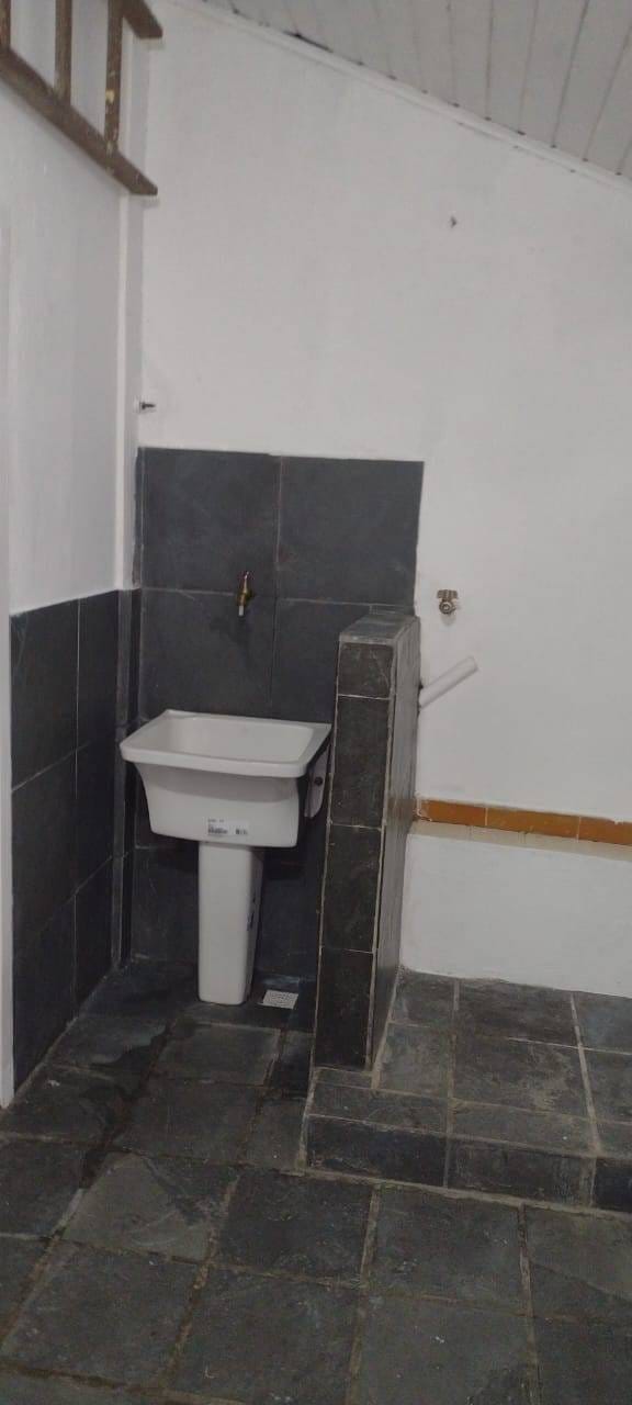 Casa à venda com 2 quartos, 10m² - Foto 13