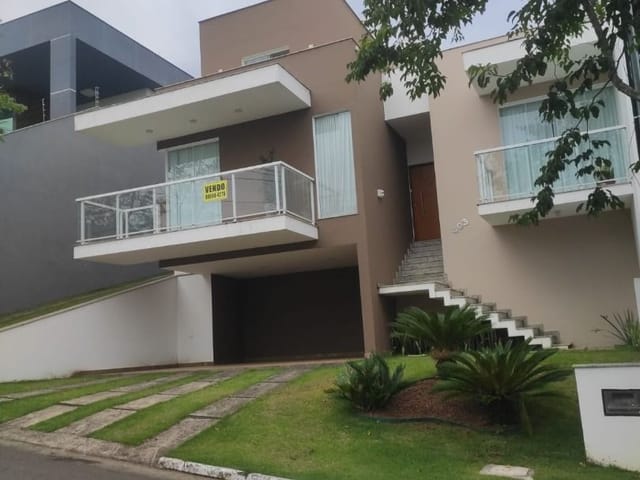 Casa com 600m² 3 quartos e 4 banheiros, à venda, no bairro Novo Horizonte em Juiz de Fora