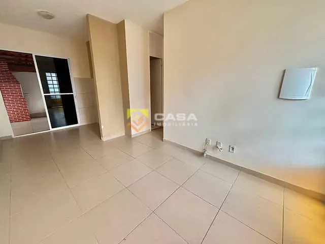 Casa 2 quartos e 1 banheiro, à venda, no bairro Praia da Baleia em Serra