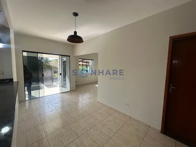 Casa 3 quartos e 3 banheiros, à venda, no bairro Centro em Tomazina