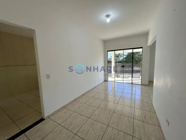 Casa 3 quartos e 3 banheiros, à venda, no bairro Centro em Tomazina