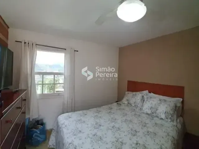 Casa com 850m² 5 quartos e 3 banheiros, à venda, no bairro Araras em Petrópolis
