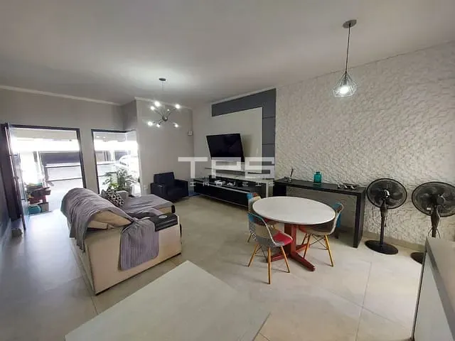 Casa com 360m² 3 quartos e 2 banheiros, à venda, no bairro Residencial Village Santana em Guaratinguetá