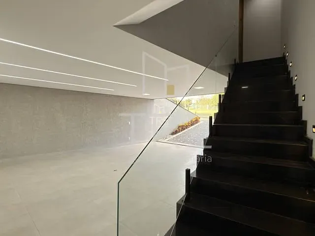 Casa com 421m² 3 quartos e 5 banheiros, à venda, no bairro Swiss Park em Campinas