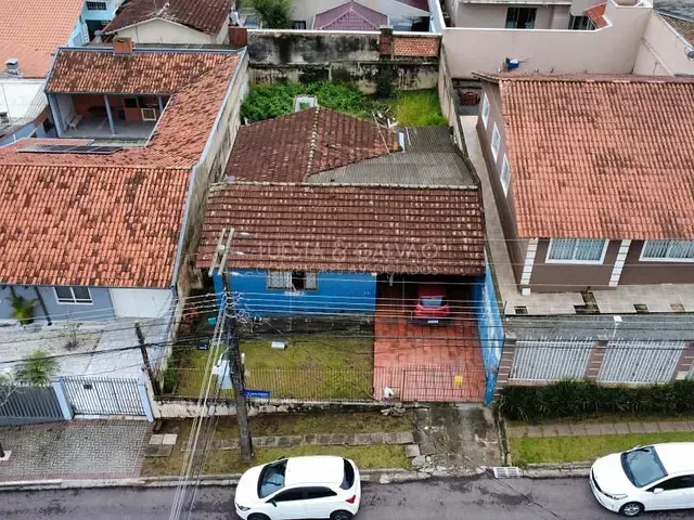 Casa com 306m² 3 quartos e 1 banheiro, à venda, no bairro Santo Inácio em Curitiba