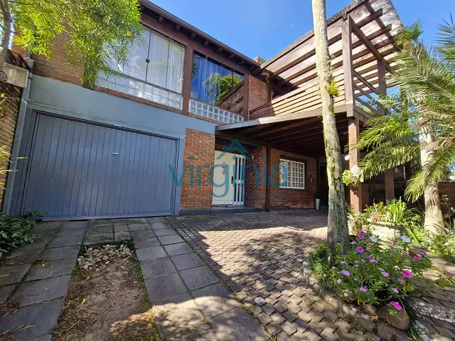 Casa com 720m² 4 quartos e 3 banheiros, à venda, no bairro Pinheiro em São Leopoldo