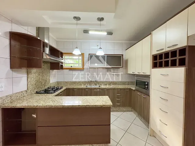 Casa com 567m² 4 quartos e 3 banheiros, à venda, no bairro Velha em Blumenau