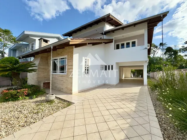 Casa com 567m² 4 quartos e 3 banheiros, à venda, no bairro Velha em Blumenau