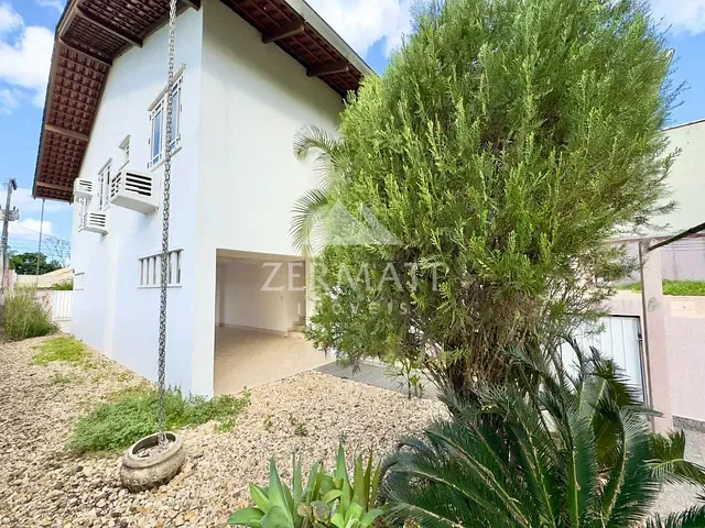 Casa com 567m² 4 quartos e 3 banheiros, à venda, no bairro Velha em Blumenau