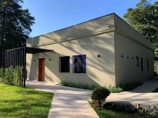 Casa com 1200m² 6 quartos e 8 banheiros, à venda ou para alugar, no bairro Tanque em Atibaia