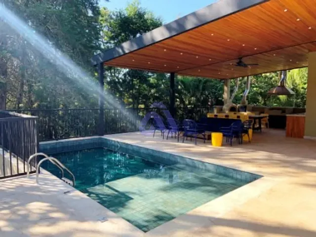 Casa com 1200m² 6 quartos e 8 banheiros, à venda ou para alugar, no bairro Tanque em Atibaia