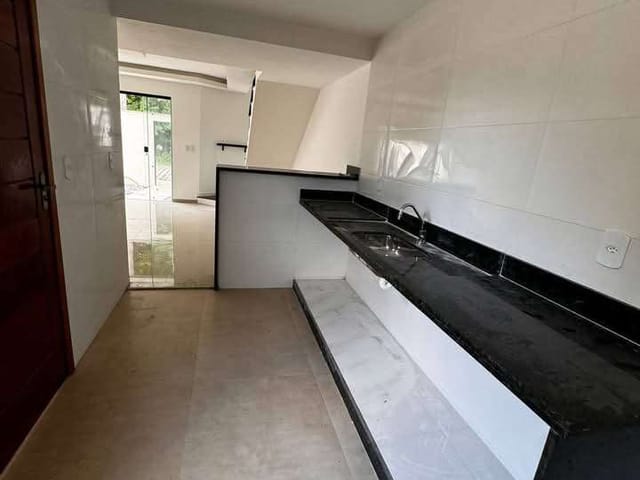 Casa 2 quartos e 1 banheiro, à venda, no bairro Extensão Novo Rio das Ostras em Rio das Ostras
