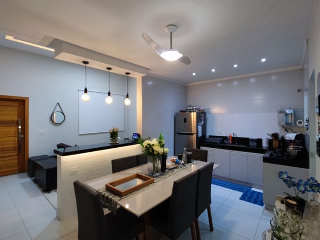 Casa com 130m² 3 quartos e 2 banheiros, à venda, no bairro Lagoa em Macaé