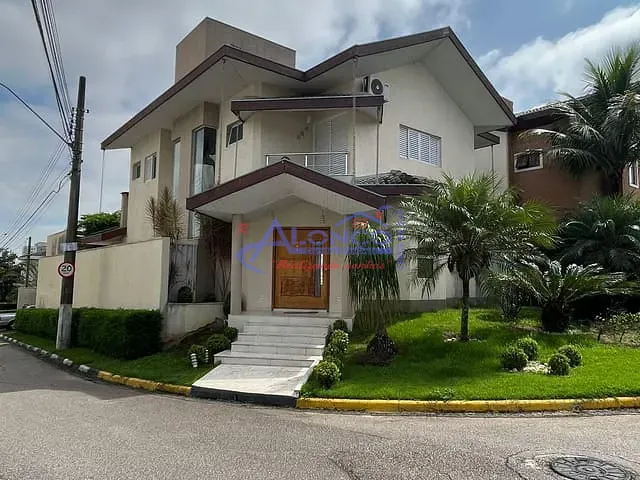 Casa com 430m² 3 quartos e 3 banheiros, à venda, no bairro Loteamento Villa Branca em Jacareí