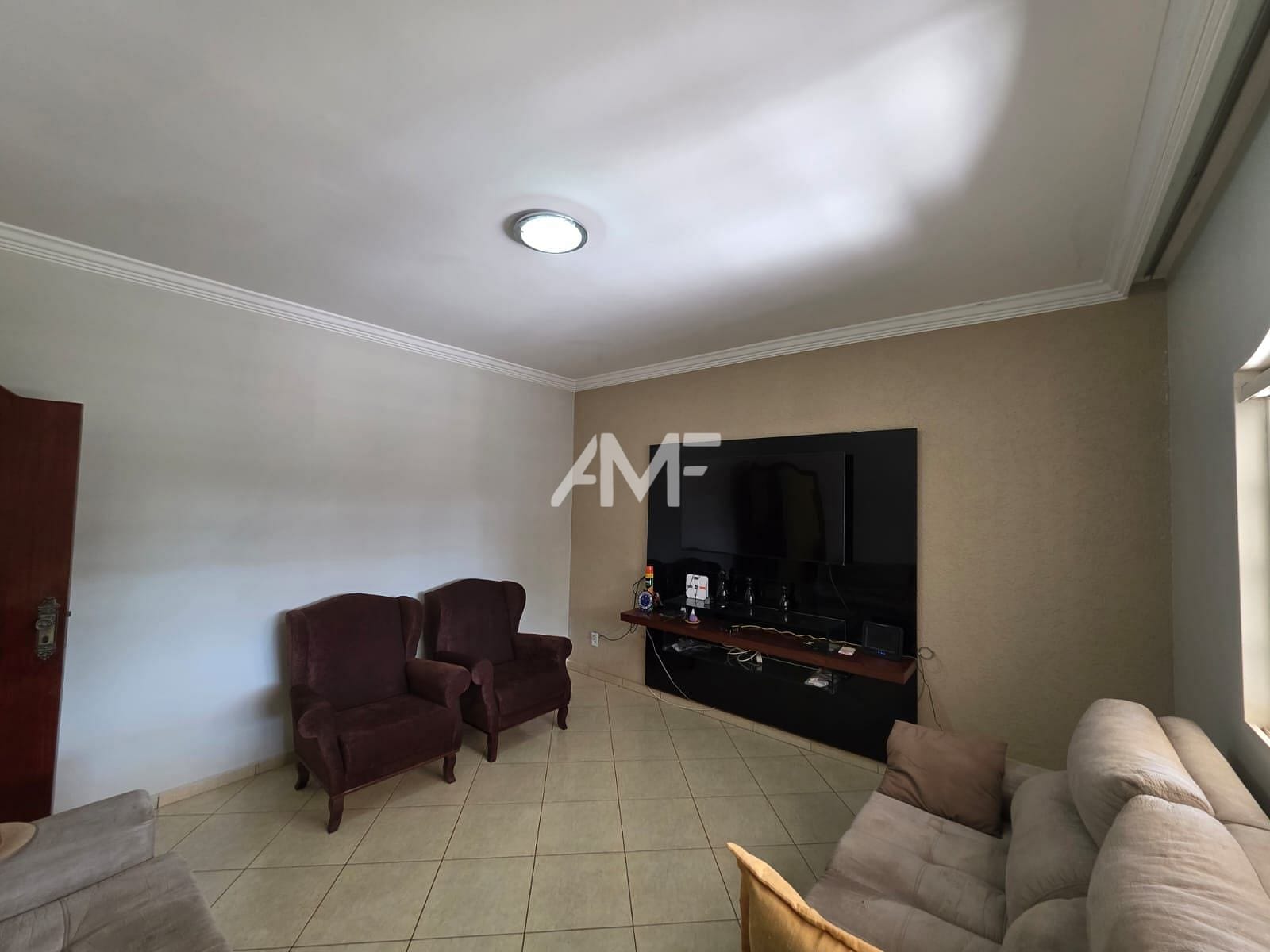 Casa à venda com 4 quartos, 380m² - Foto 12