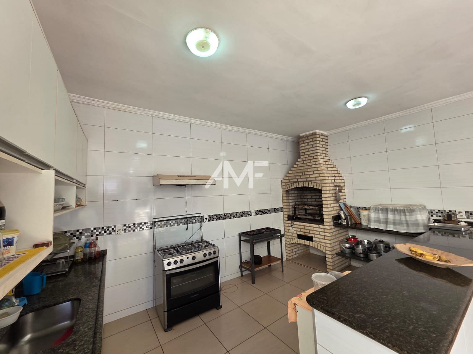 Casa à venda com 4 quartos, 380m² - Foto 6
