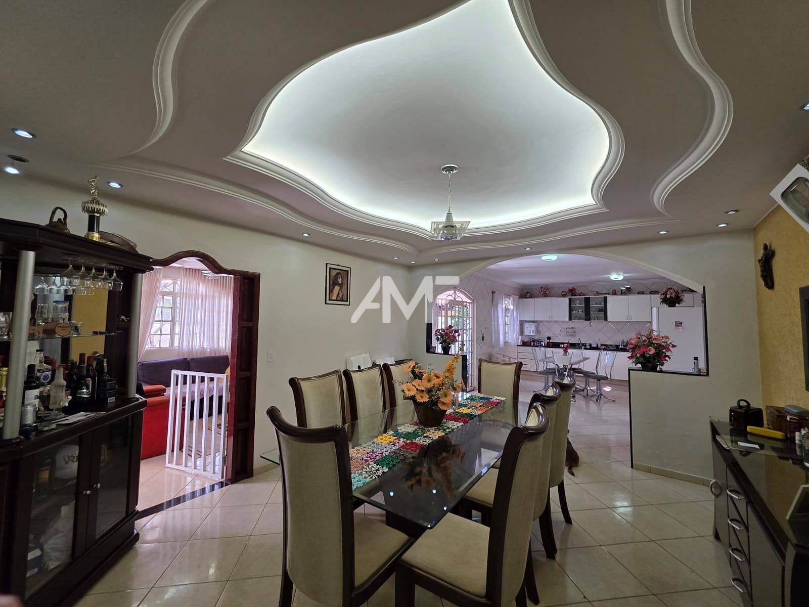 Casa à venda com 4 quartos, 380m² - Foto 9