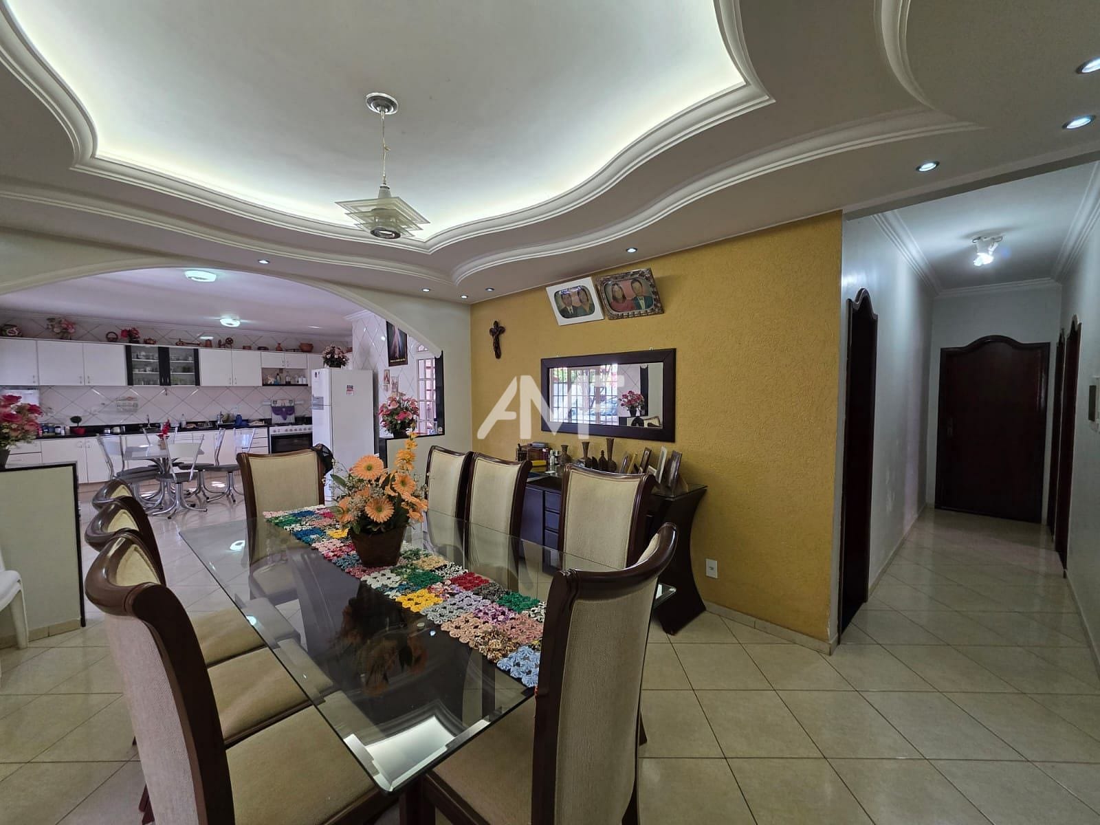 Casa à venda com 4 quartos, 380m² - Foto 3