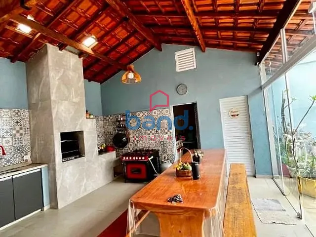 Casa com 250m² 3 quartos e 3 banheiros, à venda, no bairro Residencial Jardim São José em Porto Feliz