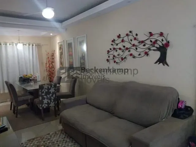 Casa com 110m² 3 quartos e 2 banheiros, à venda, no bairro Jardim Amalia em Volta Redonda