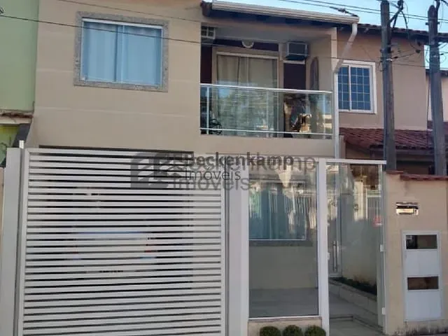 Casa com 110m² 3 quartos e 2 banheiros, à venda, no bairro Jardim Amalia em Volta Redonda