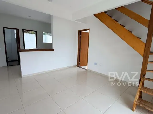 Casa com 170m² 3 quartos e 2 banheiros, à venda, no bairro Cajueiro em Cabo Frio