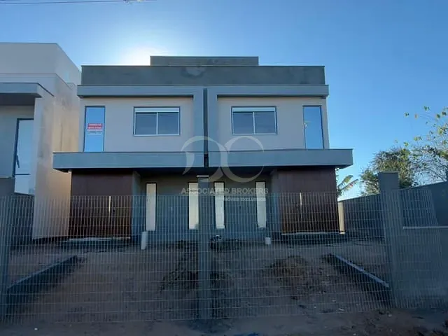 Casa 2 quartos e 3 banheiros, à venda, no bairro Campeche em Florianópolis