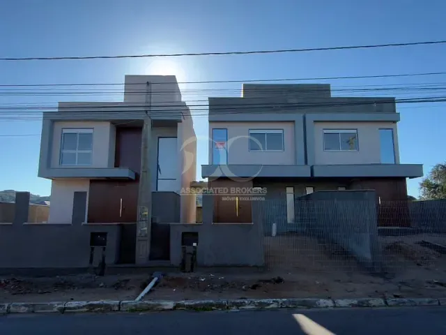 Casa 2 quartos e 3 banheiros, à venda, no bairro Campeche em Florianópolis