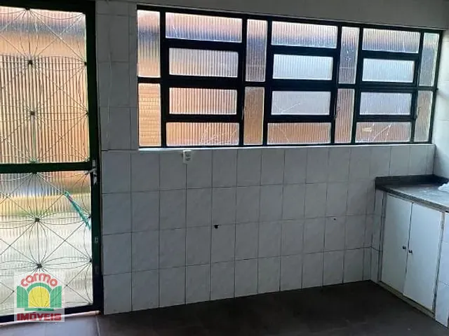 Casa com 360m² 4 quartos e 3 banheiros, à venda, no bairro Vila Santa Maria de Nazareth em Anápolis