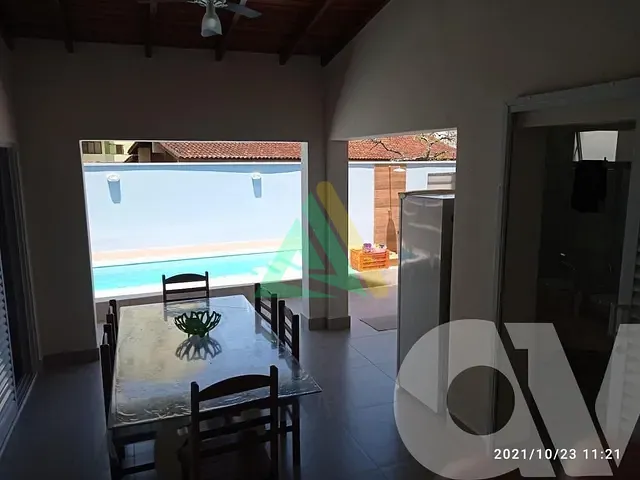 Casa com 350m² 4 quartos e 2 banheiros, à venda, no bairro Martim de Sá em Caraguatatuba