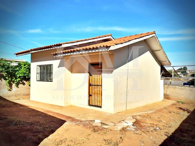 Casa 2 quartos e 1 banheiro, à venda, no bairro Jardim Primavera III em Jaguariaíva