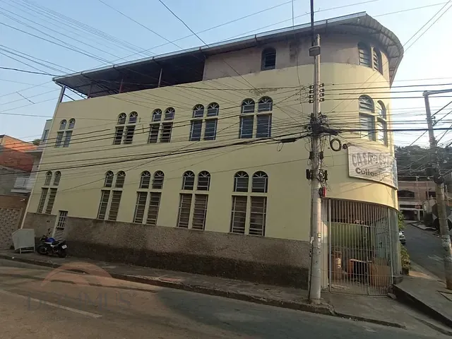 Casa com 200m², à venda, no bairro Iguaçu em Ipatinga