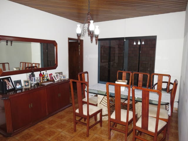 Casa com 472m² 3 quartos e 5 banheiros, à venda, no bairro Canaã em Londrina
