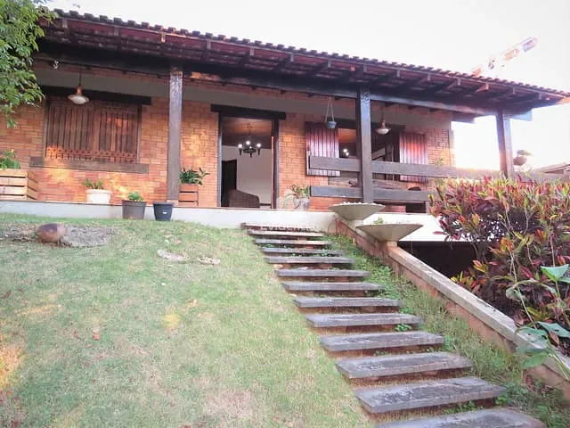 Casa com 472m² 3 quartos e 5 banheiros, à venda, no bairro Canaã em Londrina