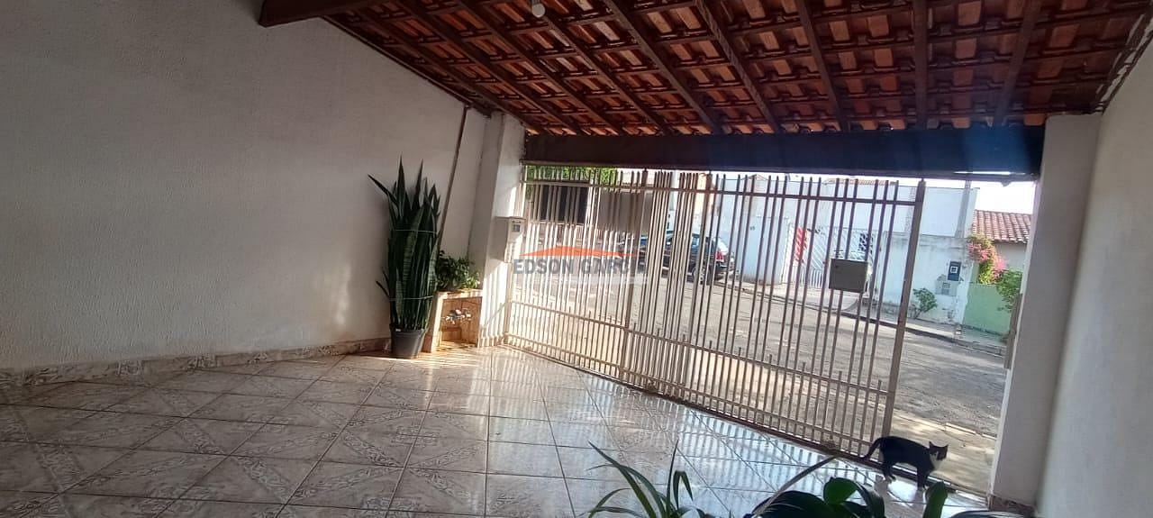 Casa à venda com 3 quartos, 90m² - Foto 3