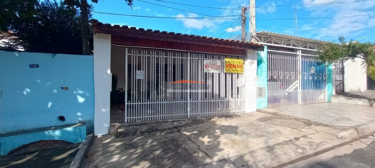 Casa à venda com 3 quartos, 90m² - Foto 1