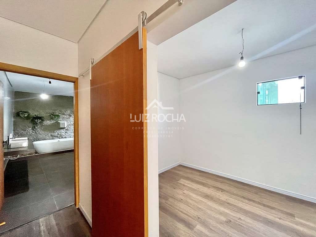 Casa à venda com 4 quartos, 400m² - Foto 35