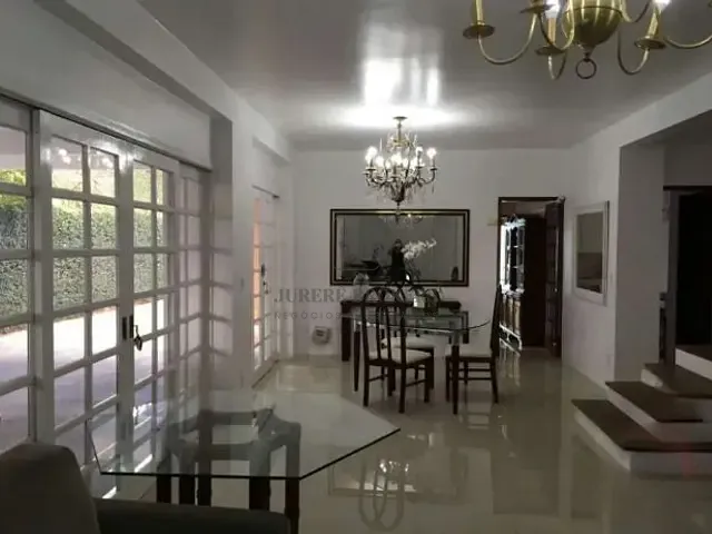 Casa 5 quartos e 3 banheiros, à venda, no bairro Jurerê Internacional em Florianópolis