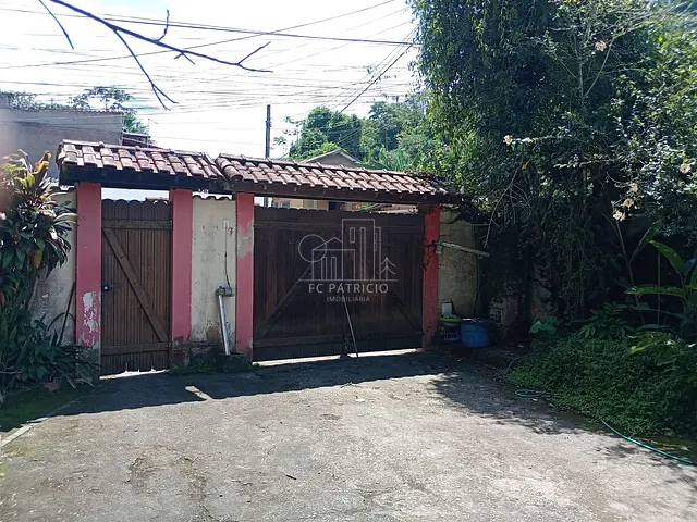 Casa com 1200m² 4 quartos e 2 banheiros, à venda, no bairro Cantagalo em Guapimirim
