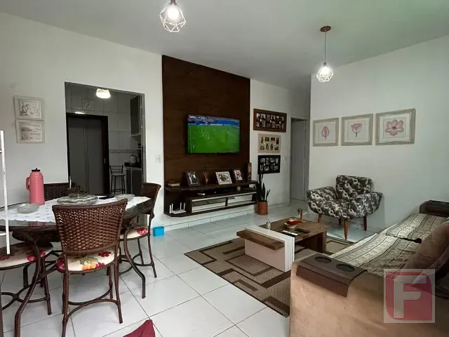 Casa 3 quartos e 2 banheiros, à venda, no bairro Centro em Itapoá